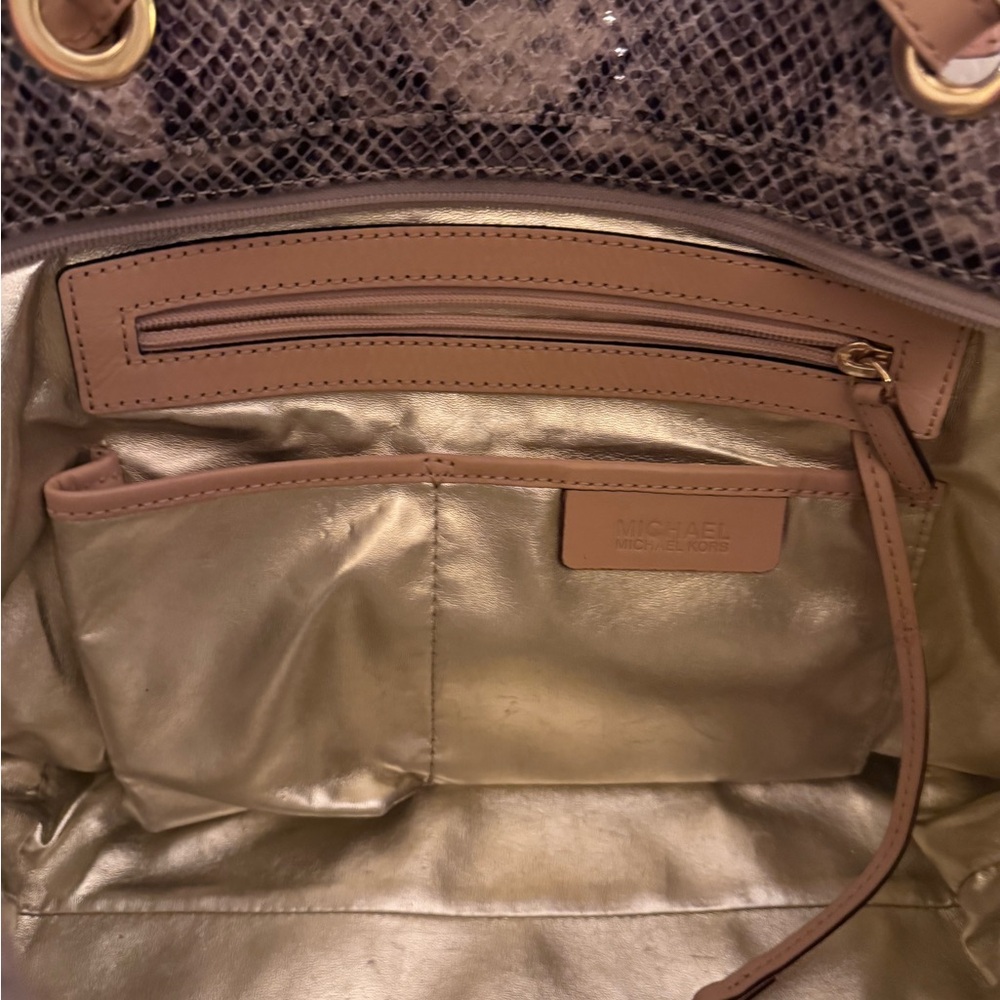 **SALE**Michael Kors Snake Print Tote Bag - Picture 5 of 16